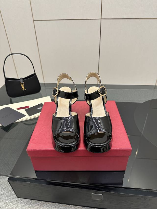 Valentino 25Ss Spring and Summer New waterproof platform high-heeled sandals A p