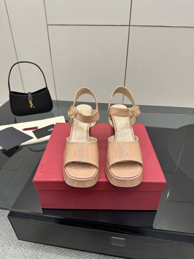 Valentino 25Ss Spring and Summer New waterproof platform high-heeled sandals A p