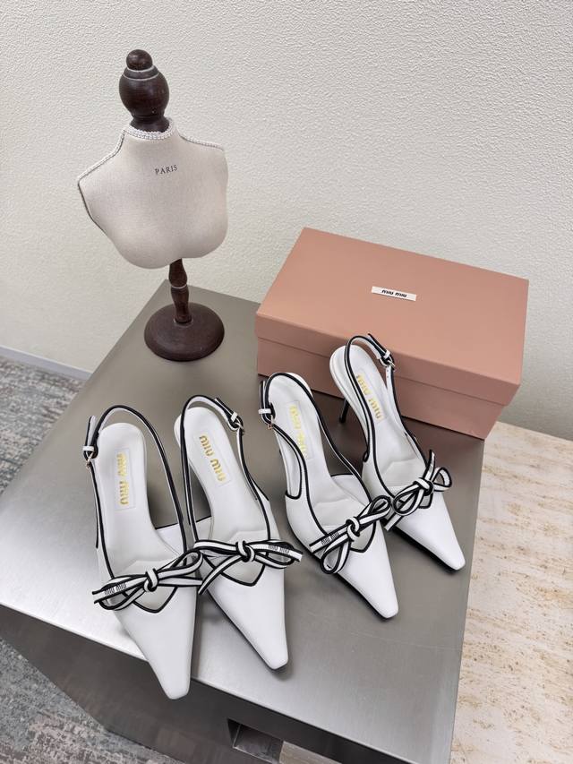 Miu'miu 25 Early Autumn Back Heel High Heel Series Classic White Bowknot Matchin