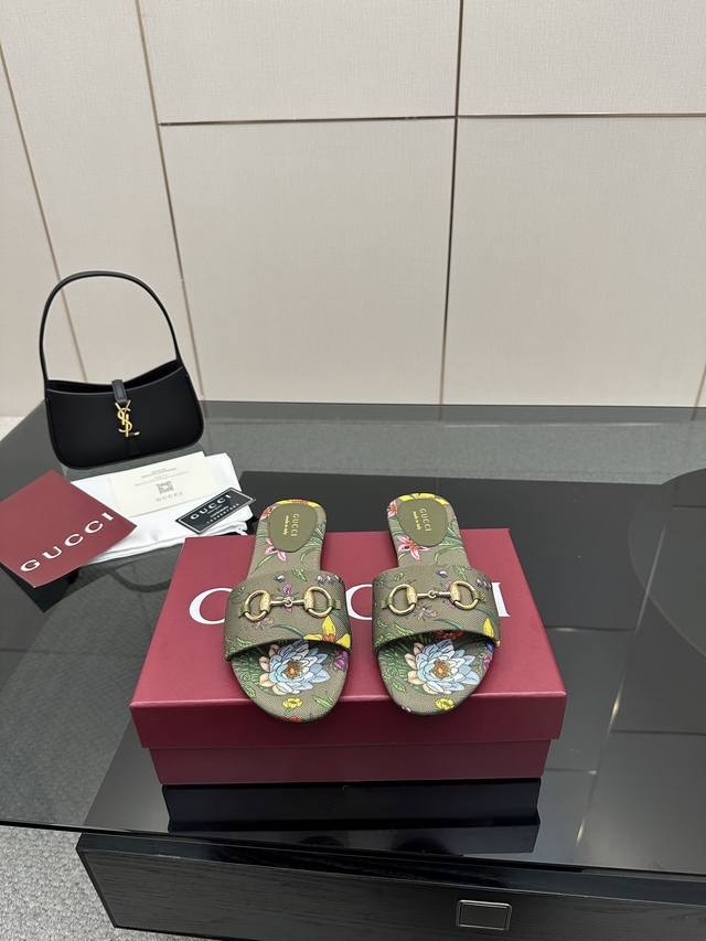 Top versionGucci classic horsebit slippersThe most worthwhile item to buy in sum