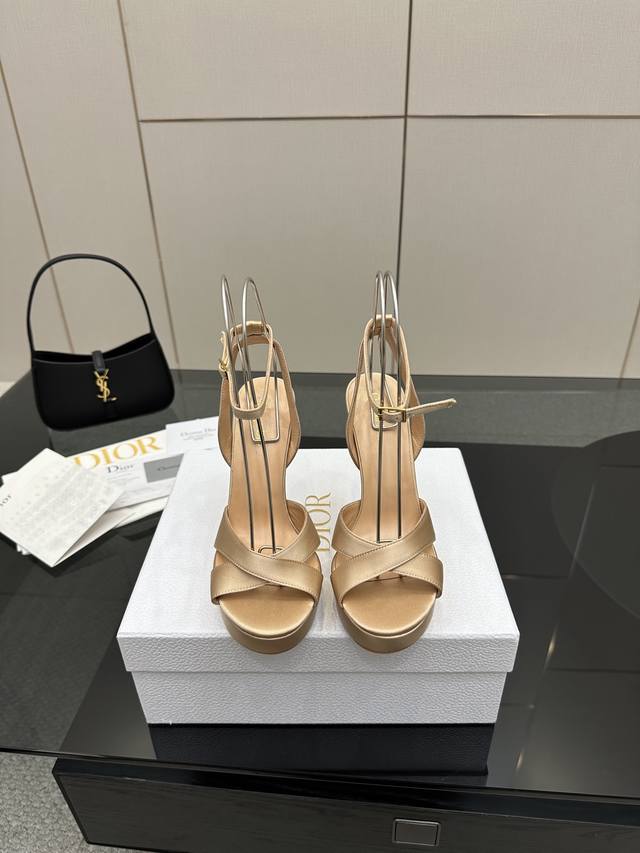 Dior's new spring and summer pearl heel cross-strap sandals. This style is perfe