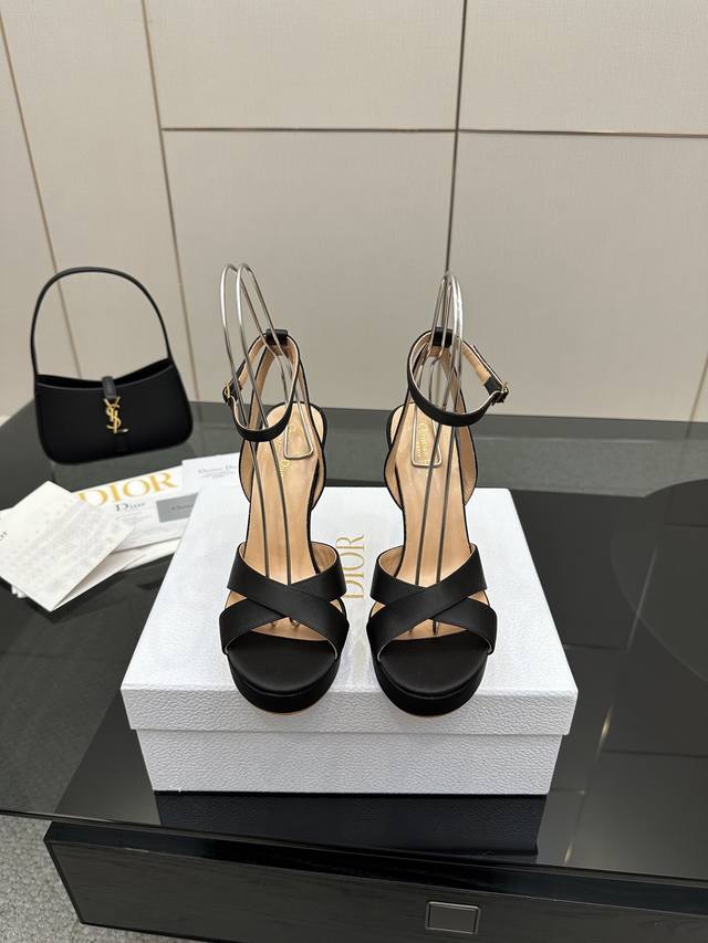 Dior's new spring and summer pearl heel cross-strap sandals. This style is perfe