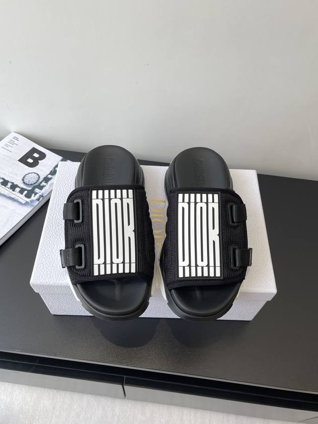 Dior 25Ss Spring and Summer New D-shaped Embroidered Thick-soled Sports Slippers
