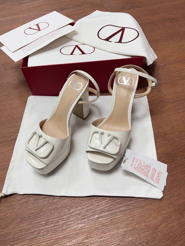 Valentin*2025 style - sky-high thick-heeled high heels, the same style as celebr