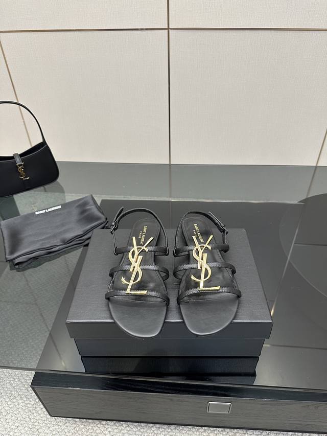 factory priceSaint Lauren*Ysl classic big logo flat sandals! This pair of sandal
