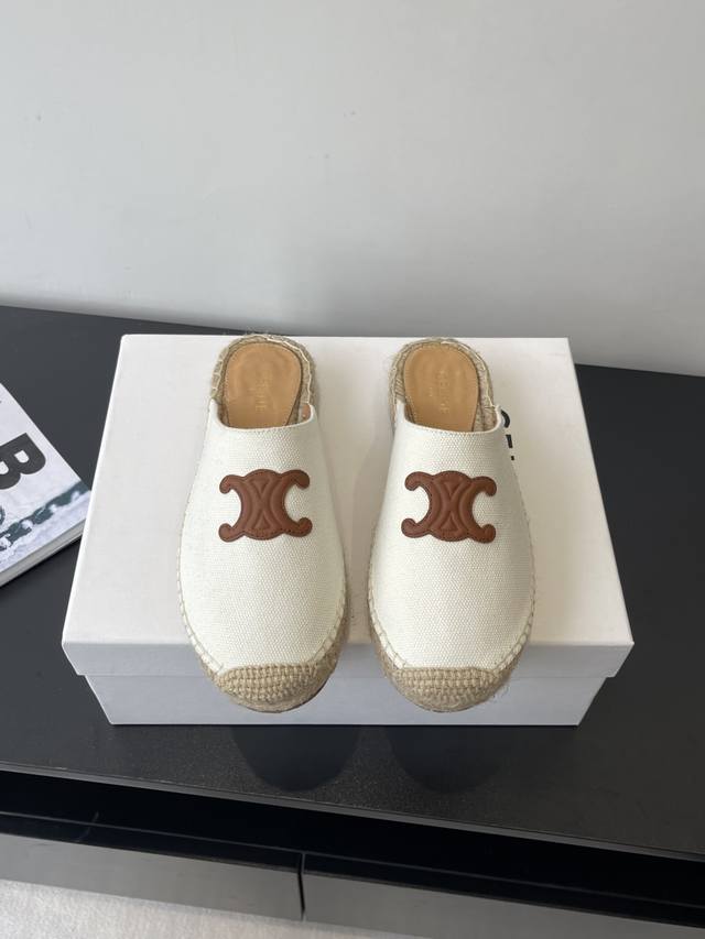 Celine Celine's latest spring and summer Arc de Triomphe fisherman shoes are rec