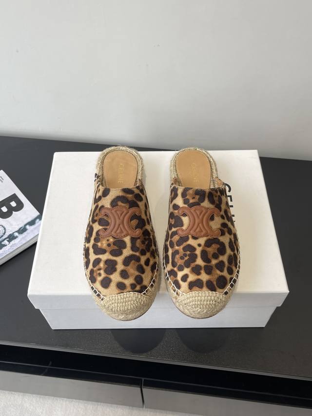 Celine Celine's latest spring and summer Arc de Triomphe fisherman shoes are rec