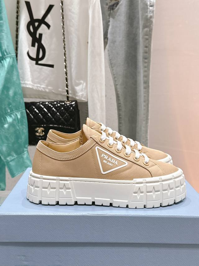 Top quality classic triangle mark Classic thick-soled biscuit shoes hot-selling