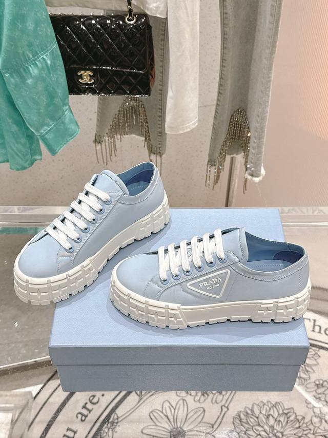 Top quality classic triangle mark Classic thick-soled biscuit shoes hot-selling