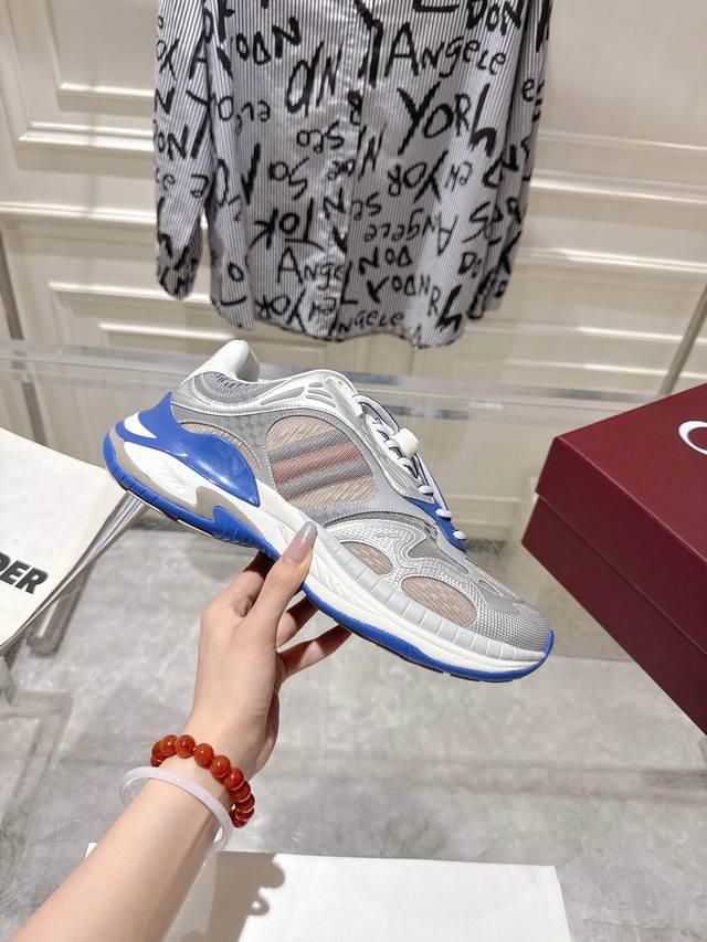2.0 The latest couple style daddy shoes sneakers This sports running shoe will b
