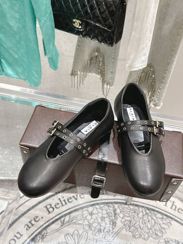 Alaia new retro hollow cowhide Mary Jane shoes ballet shoes full of girlish styl