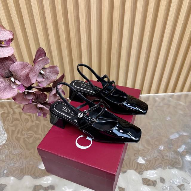 2025 Early Spring Gucci Chunky Heel Horsebit Diamond Buckle Sandals As an outsta