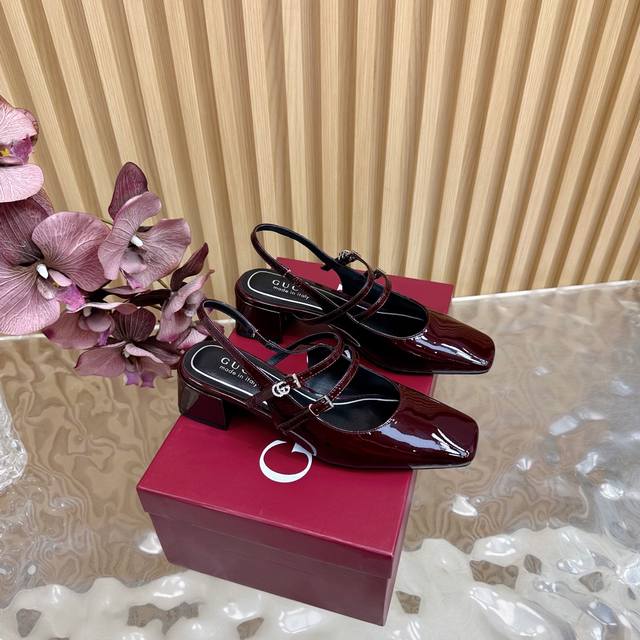 2025 Early Spring Gucci Chunky Heel Horsebit Diamond Buckle Sandals As an outsta