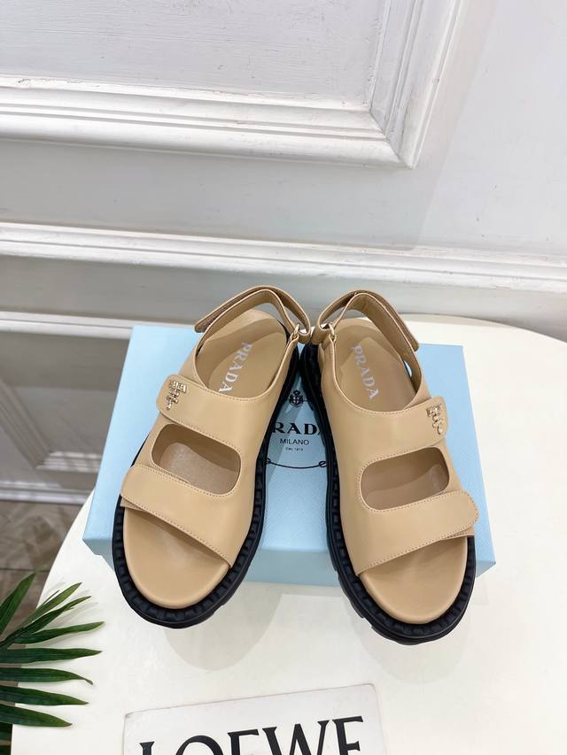 Prada 25 2025 Spring and Summer New Products Counter Show Model Casual Couple Be