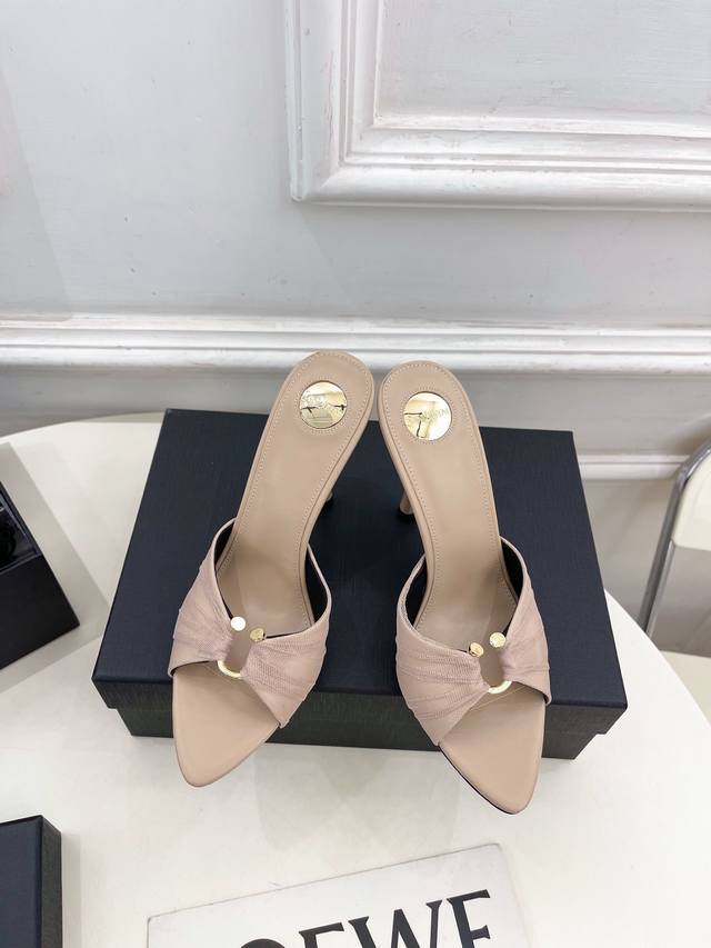Sain*Laurent Saint Laurent 2025 Spring and Summer New Metal Buckle High Heel San