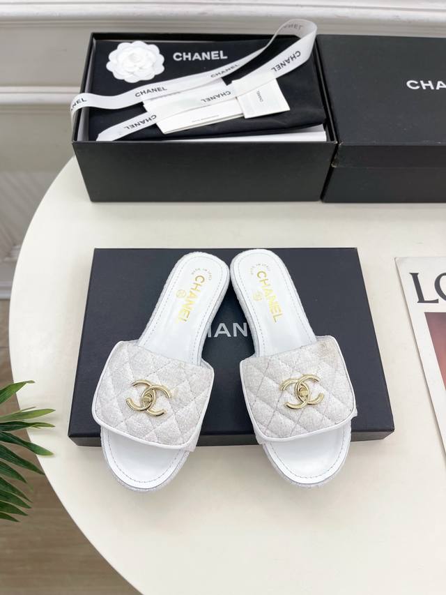 Chanel 25 2025 Spring and Summer New Products Counter Classic Chanel Style Back