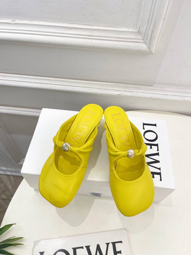 Loewe 2025 Spring and Summer New Product Pebble Kitten Heel Mule Slippers Loewe