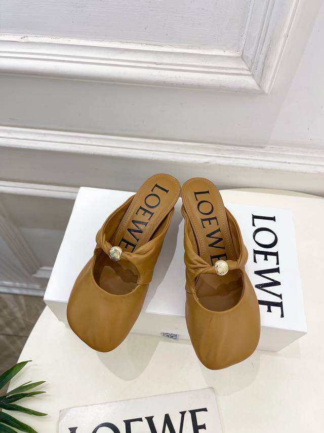 Loewe 2025 Spring and Summer New Product Pebble Kitten Heel Mule Slippers Loewe