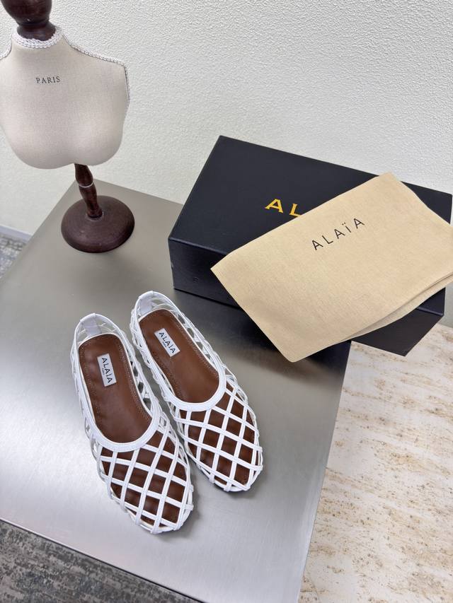 Flat-soled bamboo cage shoes Chinese style flat-soled Alaia slippers from Paris