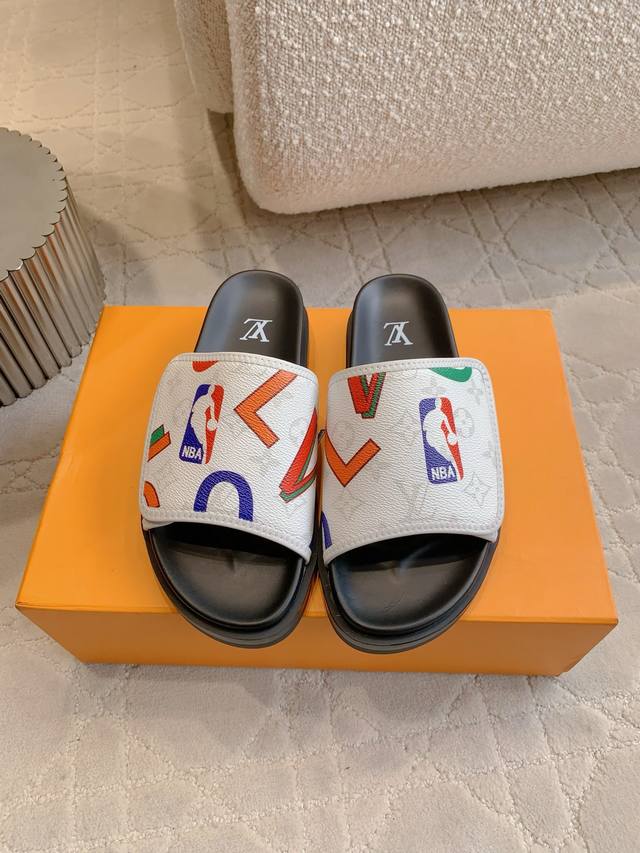 Factory price P Men's Louis Vuitt* Classic men's presbyopic beach slippers Velc