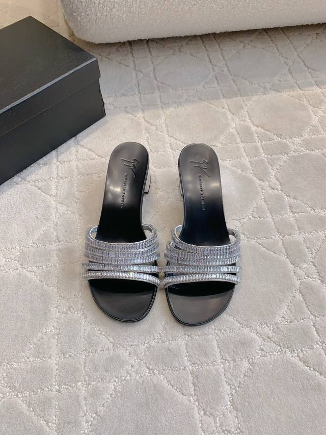 Two-strap and five-strap Giuseppe Zanott* Gz Classic rhinestone series sandals