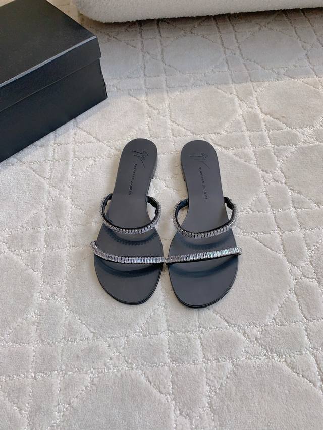 Two-strap and five-strap Giuseppe Zanott* Gz Classic rhinestone series sandals