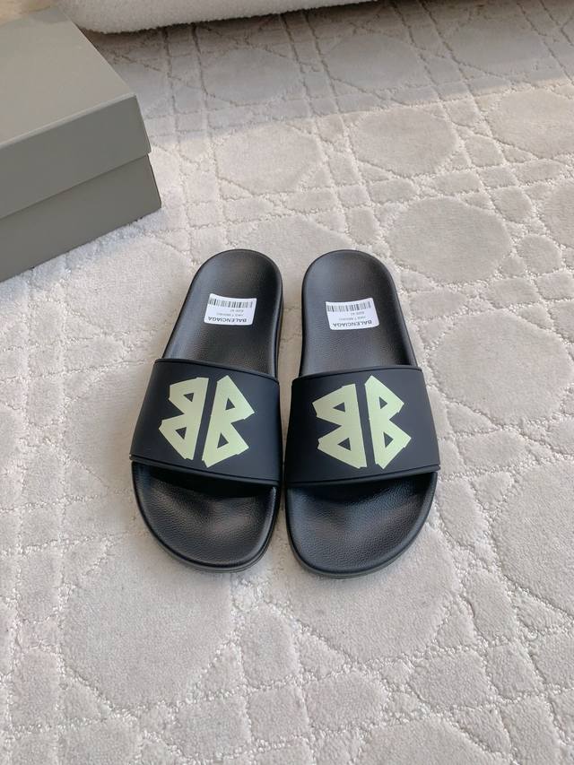 Factory price P Men's Balenciag* Classic men's beach slippers Casual versatile