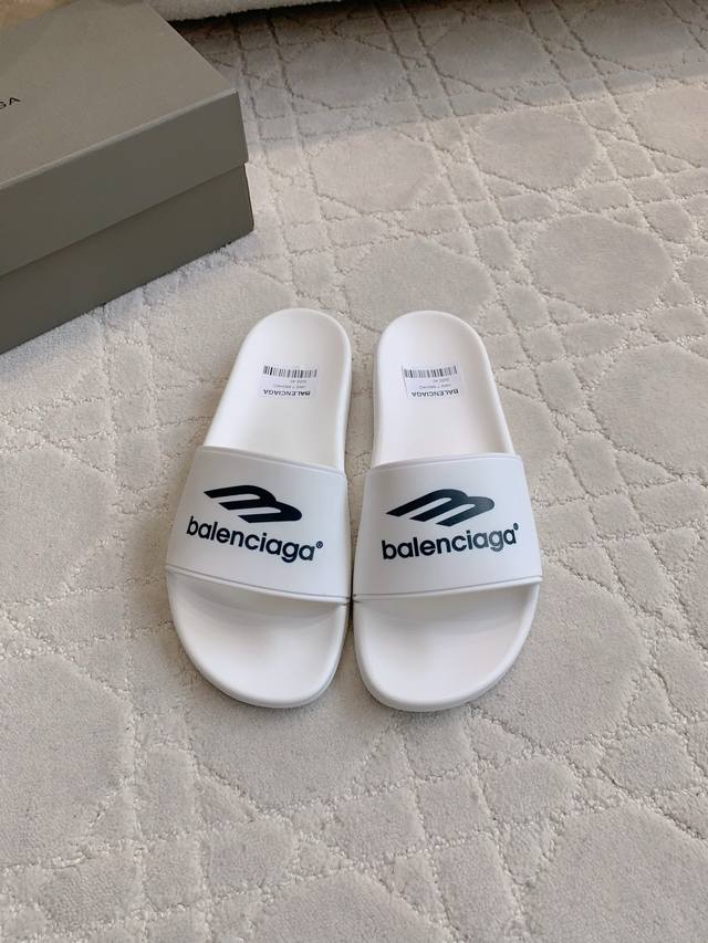 Factory price P Men's Balenciag* Classic men's beach slippers Casual versatile