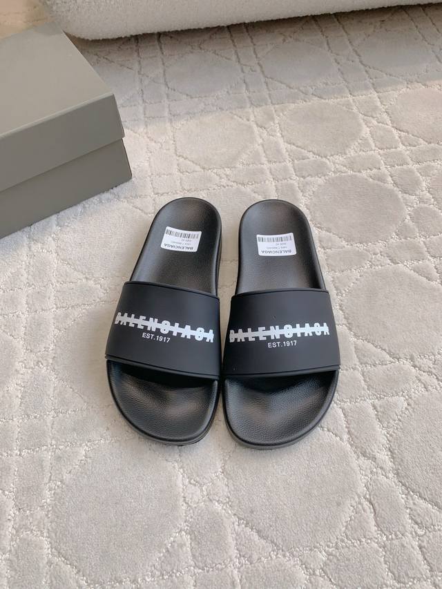 Factory price P Men's Balenciag* Classic men's beach slippers Casual versatile