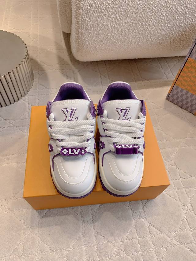 factory price P Louis Vuitt* Chubby casual shoes. The chubby shoe shape comes wi