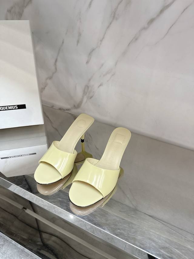 Jacquemus25 Spring and Summer new high-heeled sandals for women, minimalist one-