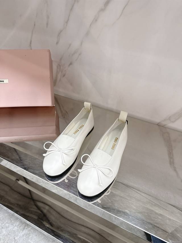 Miumi*2025 spring and summer new ballet shoes, full of high-end feeling. This se