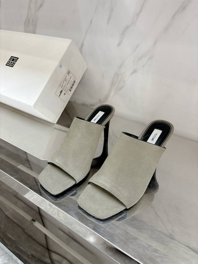 Toteme 2025 new minimalist style treasure slippers There is a kind of minimalism