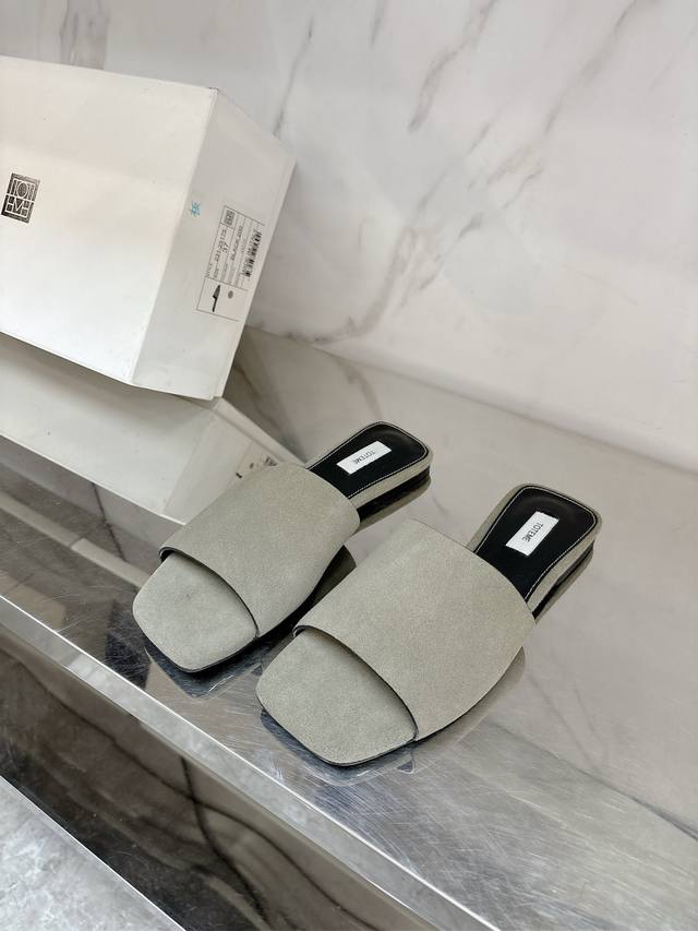 Toteme 2025 new minimalist style treasure slippers There is a kind of minimalism