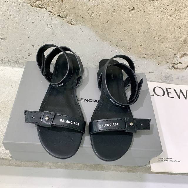 Balenciaga* 2025 Spring and Summer new punk-style sandals are fashionable and st