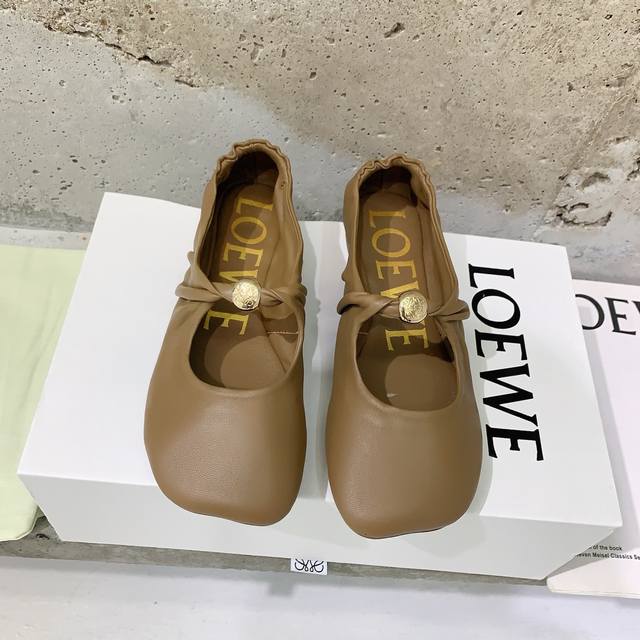 Loew* 2025 new ballet shoes Loewe's sex appeal is so beautiful. The characterist