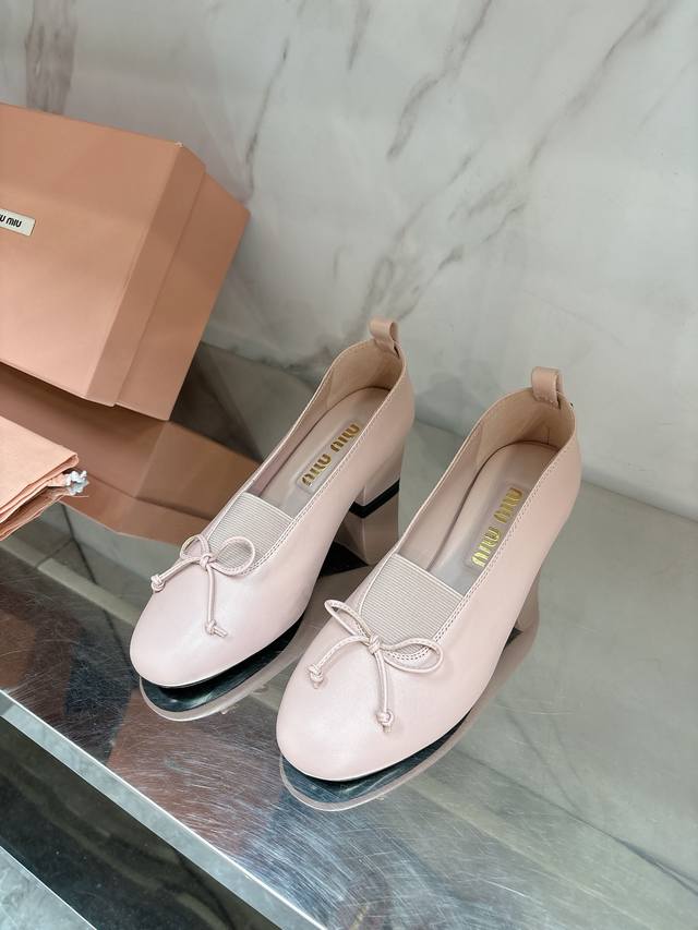 Miumi*2025 spring and summer new ballet shoes, full of high-end feeling. This se
