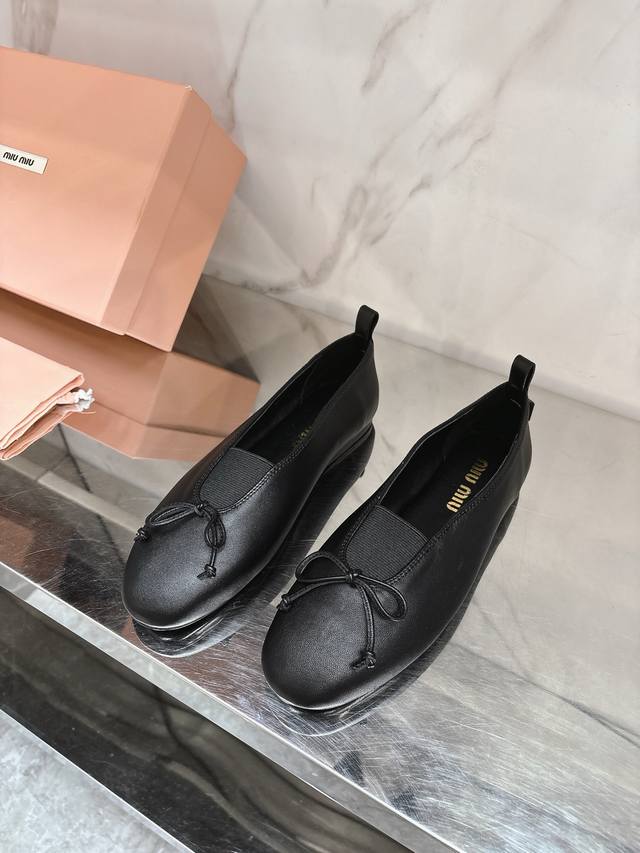 Miumi*2025 spring and summer new ballet shoes, full of high-end feeling. This se