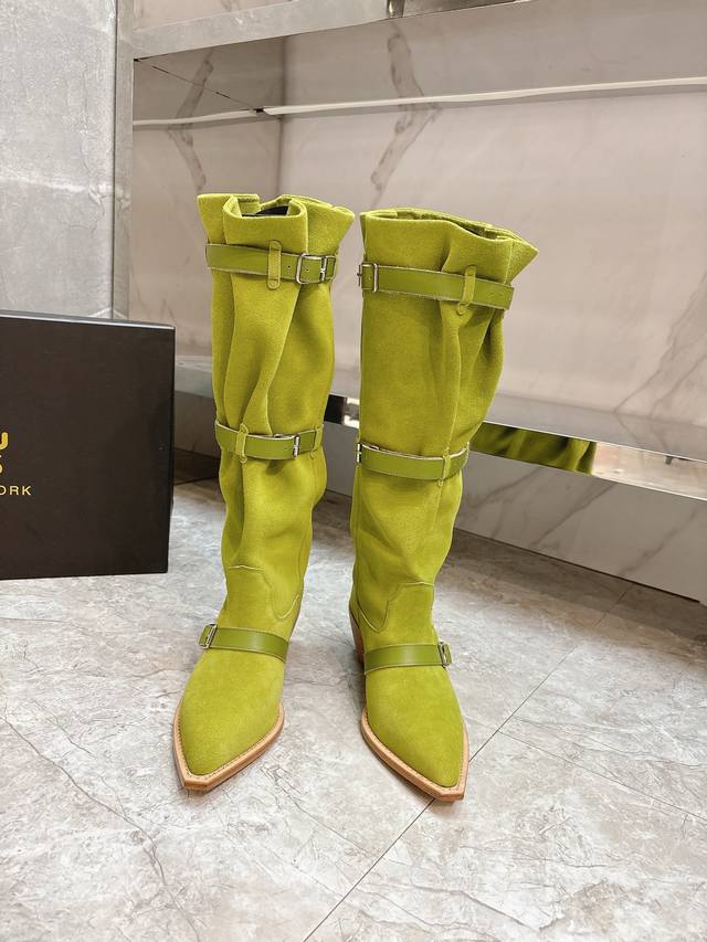 R132025 Autumn and Winter New Style Heaped Boots Beautiful Boots Are Coming A br