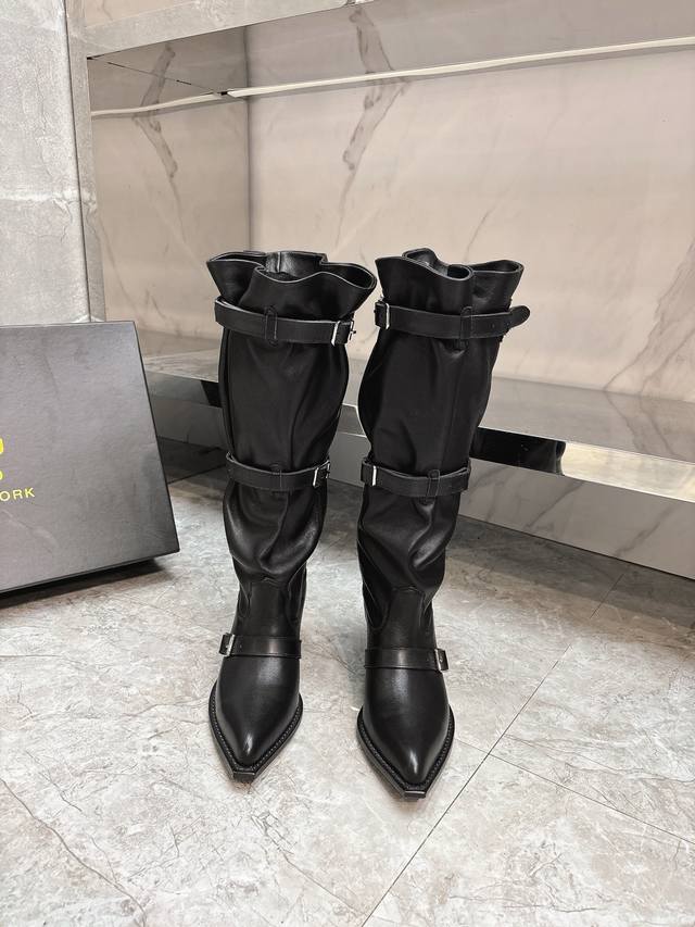 R132025 Autumn and Winter New Style Heaped Boots Beautiful Boots Are Coming A br