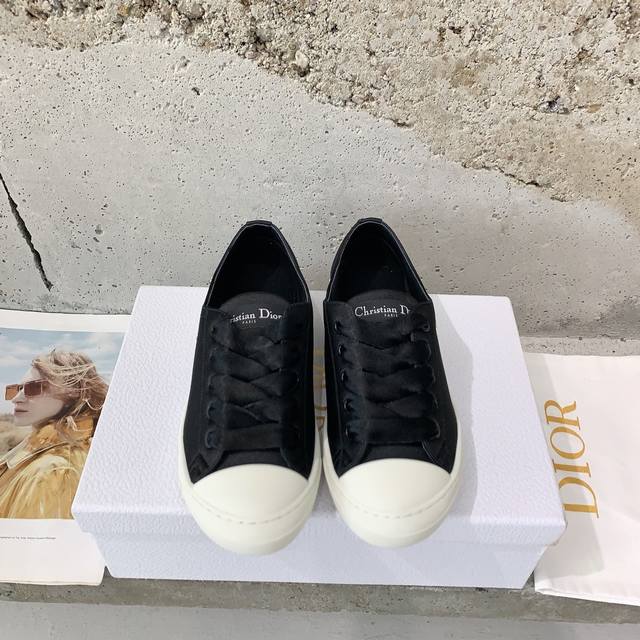 Dio*2025 New Lucky sneakers This shoe is so fairy. It integrates Italian fashion