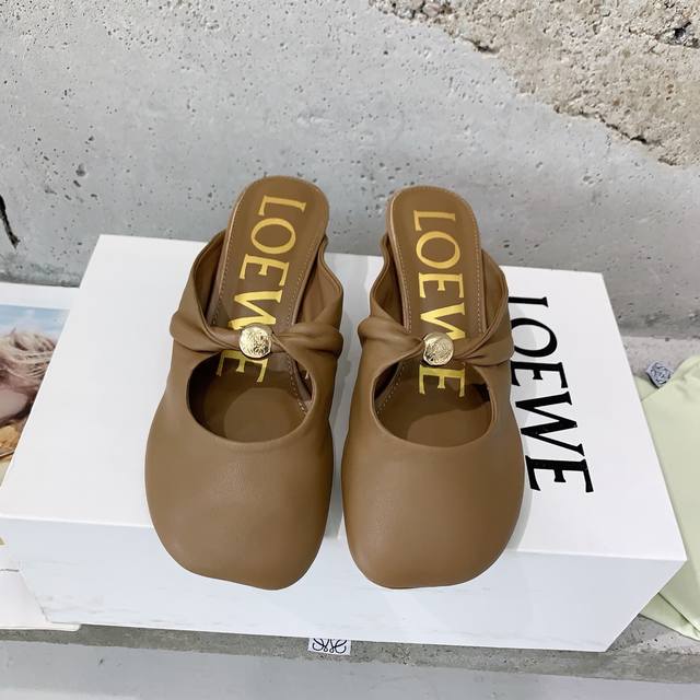 Loew* 2025 new ballet shoes Loewe's sex appeal is so beautiful. The characterist