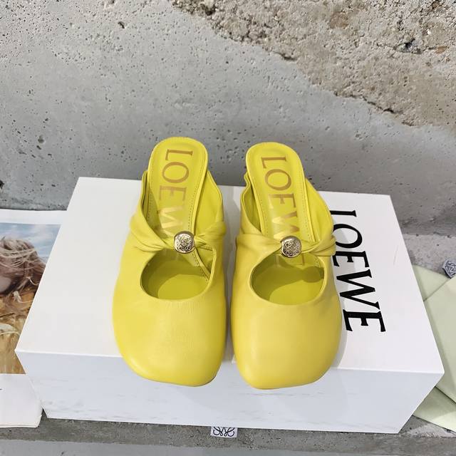 Loew* 2025 new ballet shoes Loewe's sex appeal is so beautiful. The characterist