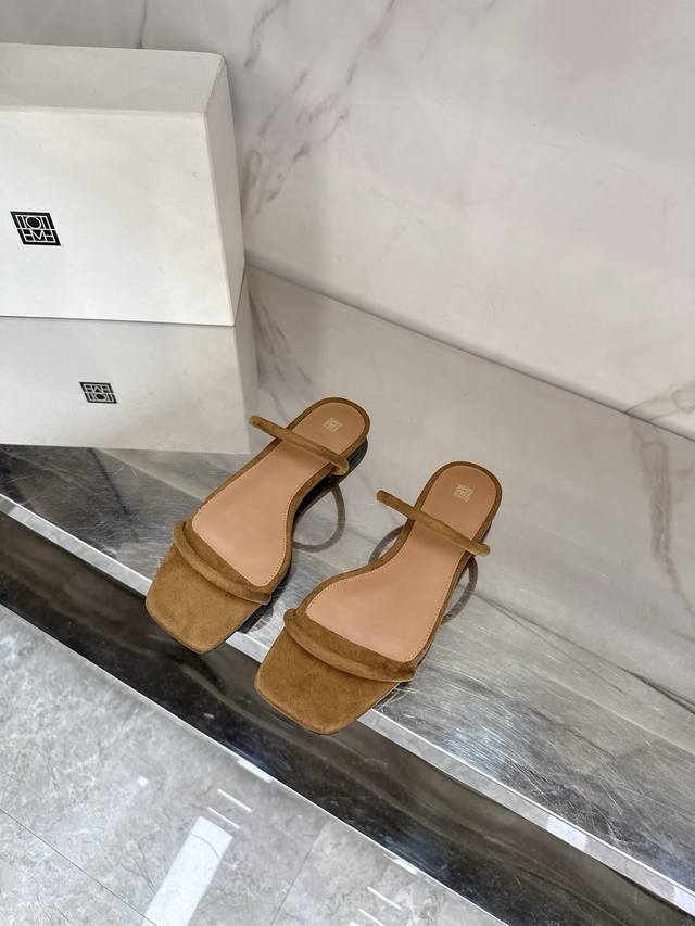 Toteme 2025 new minimalist style treasure slippers There is a kind of minimalism