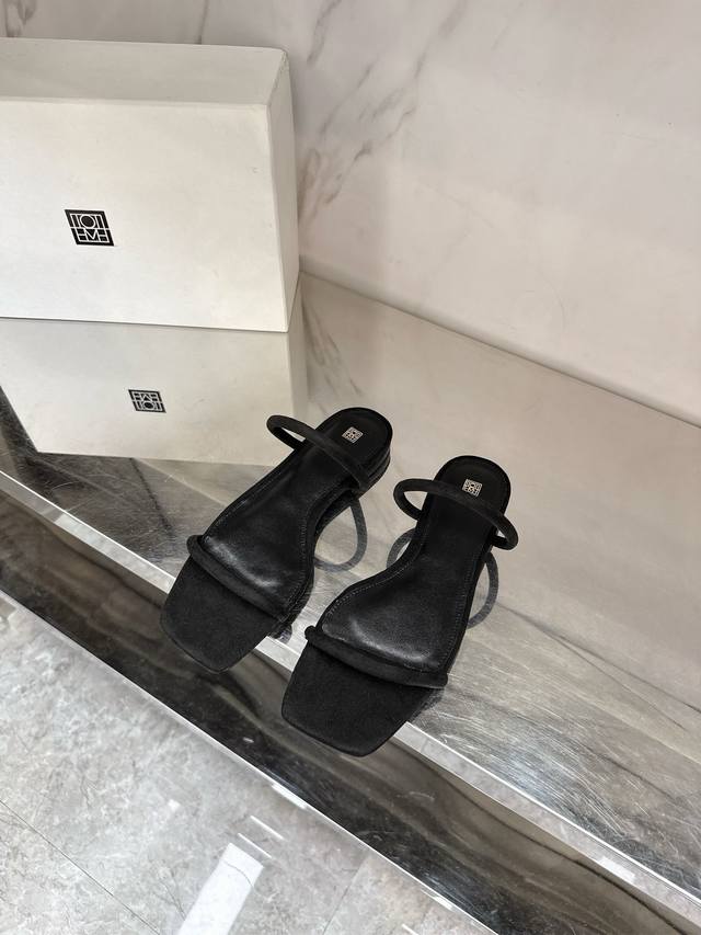 Toteme 2025 new minimalist style treasure slippers There is a kind of minimalism