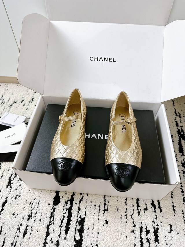 airplane box + 10 **Chanel Chanel ballet flats