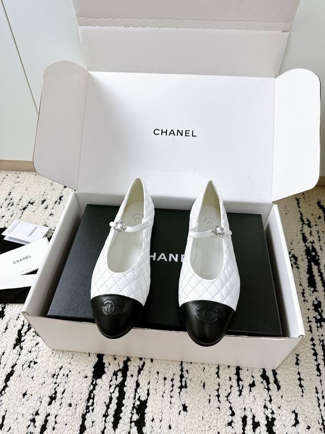 Airplane box+10 **Chanel Chanel Ballet Flats
