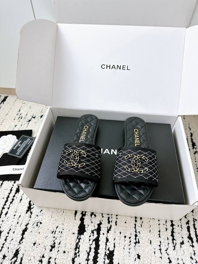 airplane box + 10 Chanel 25 A new summer slippers Counter quality One of the cl