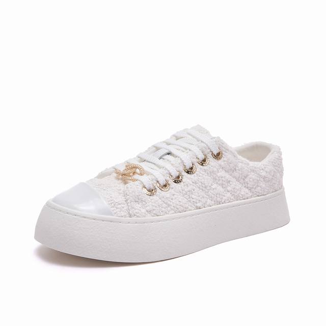 Chanel Chanel 2025 counter top casual sports shoes This classic design; the uppe