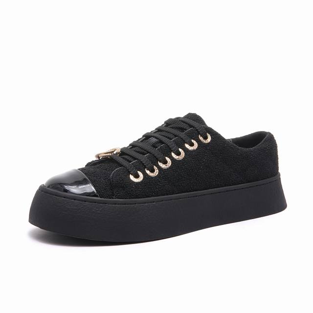Chanel Chanel 2025 counter top casual sports shoes This classic design; the uppe